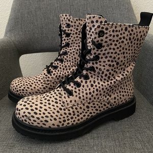 Torrid Womens Lace Up Side Zip Leopard Combat Boots Size 7.5 SB08